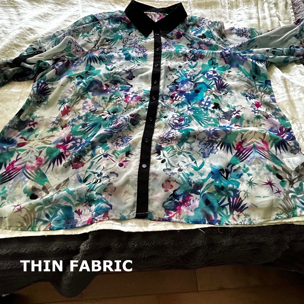 BLOUSE, THIN FABRIC, WHITE W. BLACK TRIM & MULTICOLOUR, SIZE 3X, FLORAL, BUTTON-